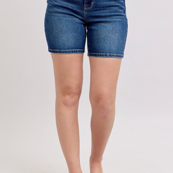 Judy Blue Full Size‎ High Waist Bermudas Jeans W/ Back Flap Pockets Plus Size - Picture 2 of 10
